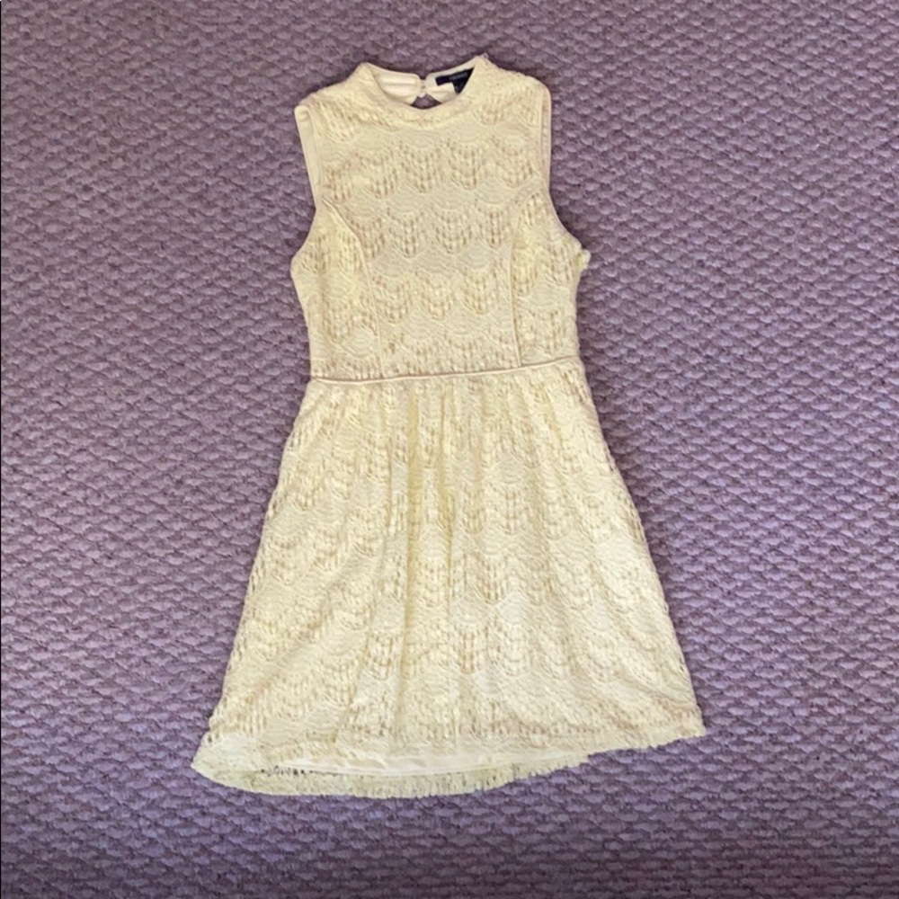 yellow dress